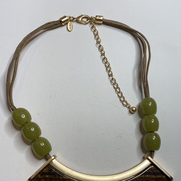 Chico’s massive jade color statement necklace - Picture 5 of 12